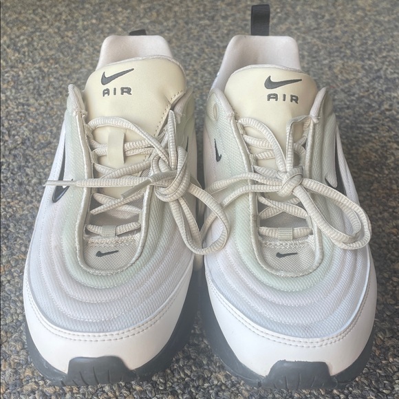 Nike Air Max Portal Sneakers - Picture 5 of 9